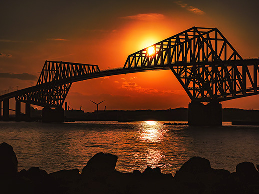 東京ゲートブリッジと夕陽を撮る。